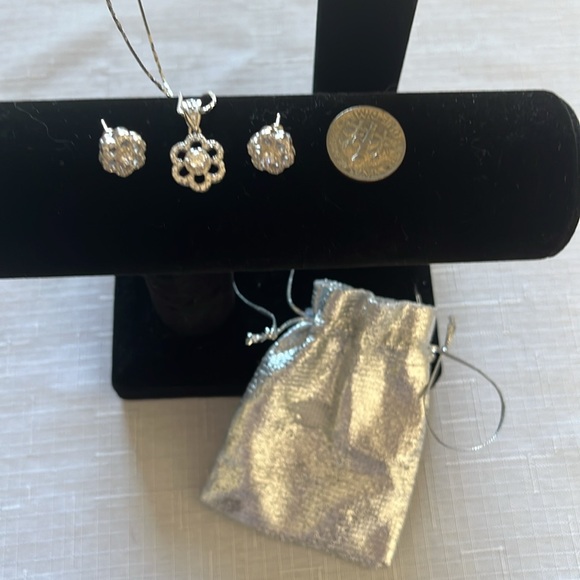STERLING SILVER PLATED NECKLACE & EARRINGS SET - Picture 4 of 4